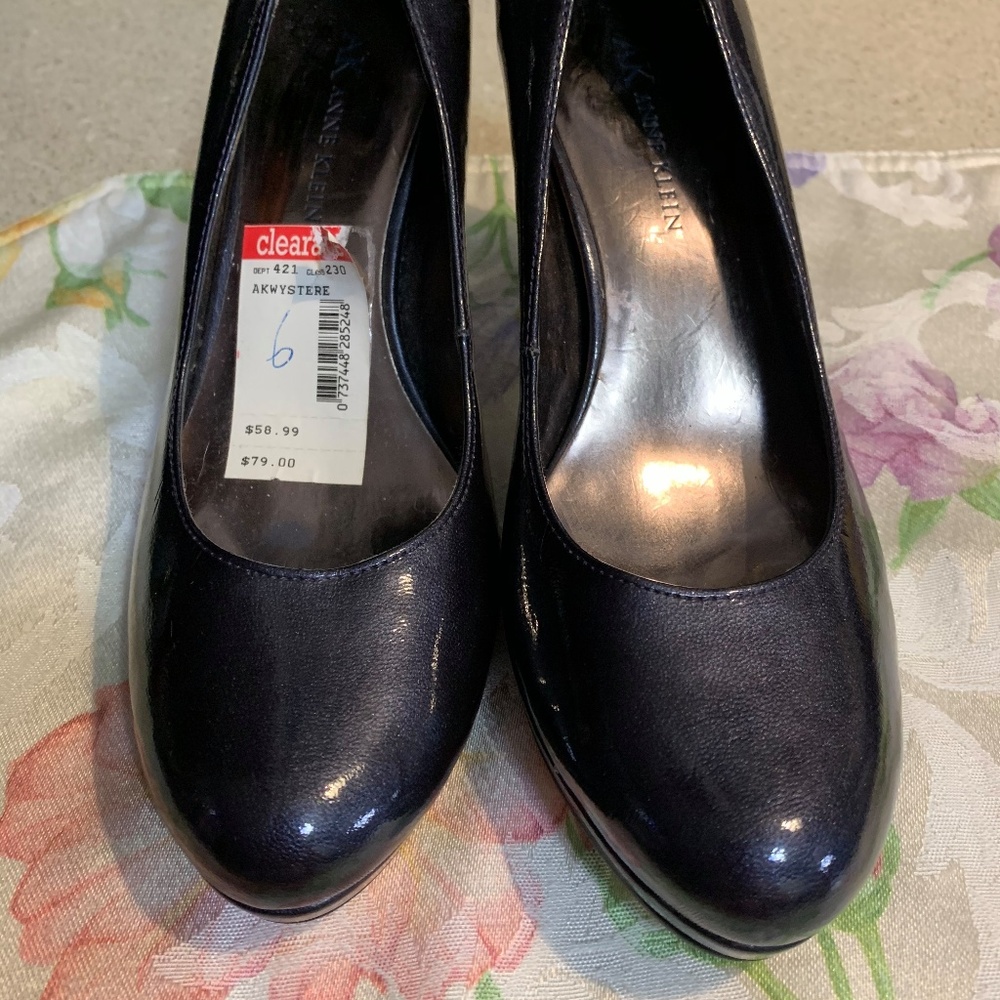 Pair of NWT  Anne Klein Heels  Size 6